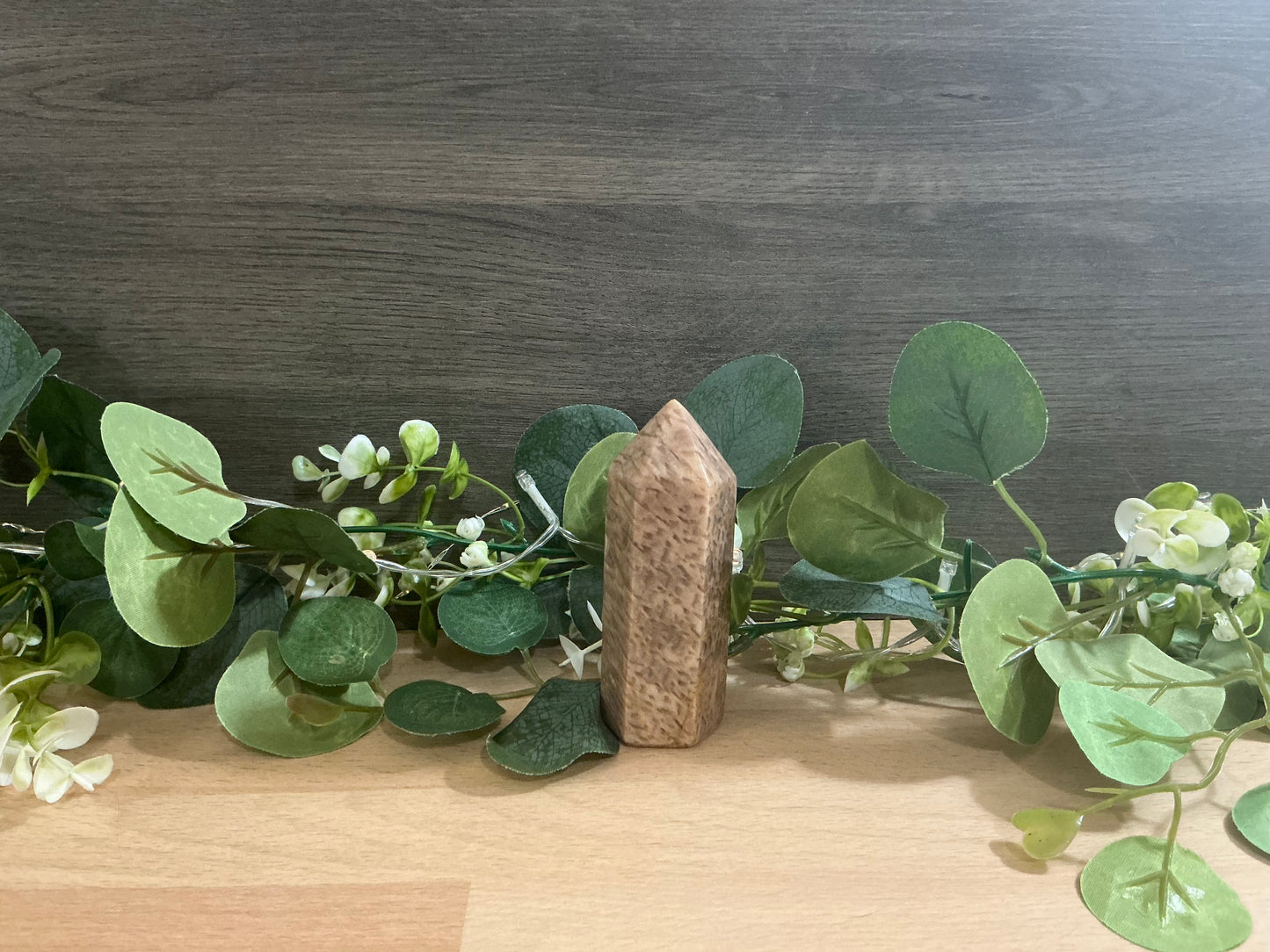 Graphic Honey Moonstone Tower 224g