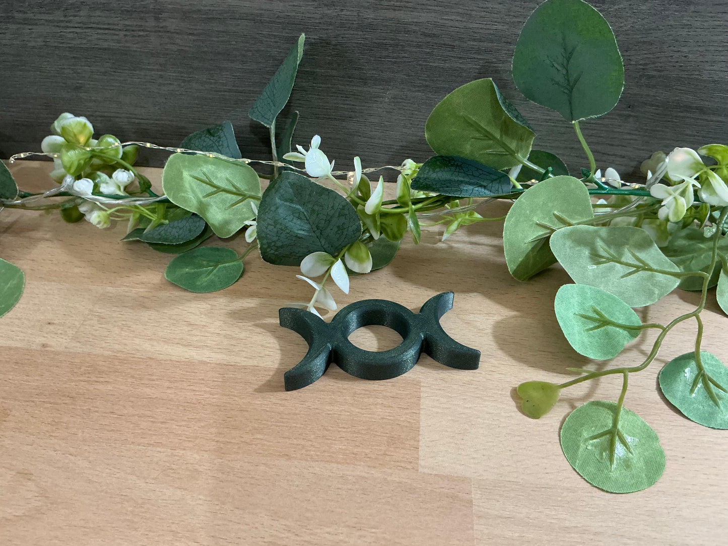 Simple Triple Moon Sphere Display