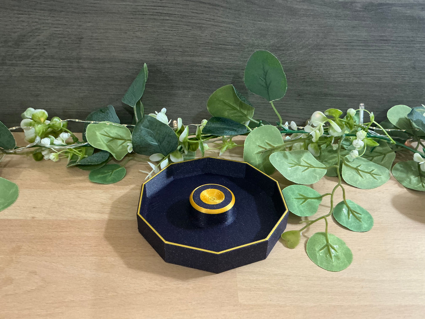 Sphere Holder With Tumble Tray Surround