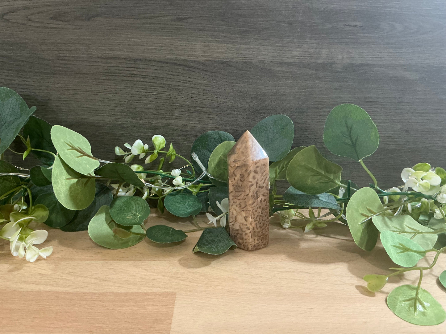 Graphic Honey Moonstone Tower 224g