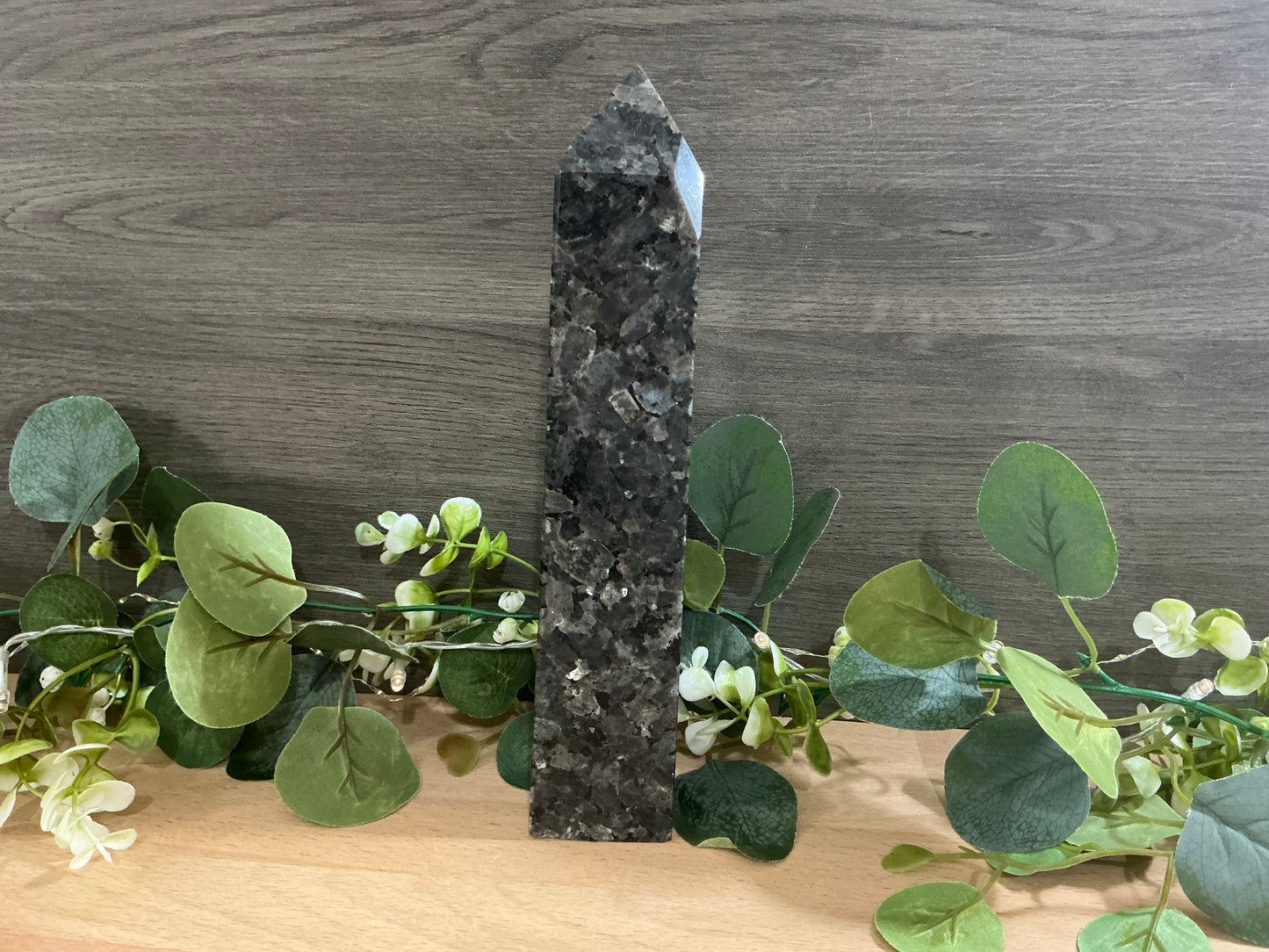 Larvakite Tower 1051g