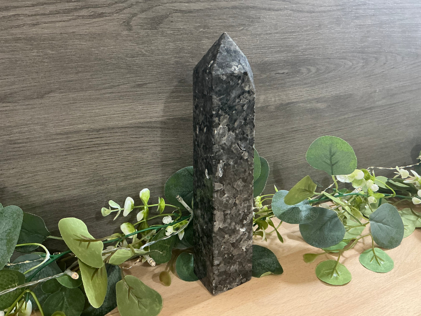 Larvakite Tower 1051g