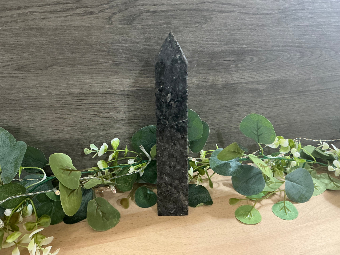 Larvakite Tower 1051g