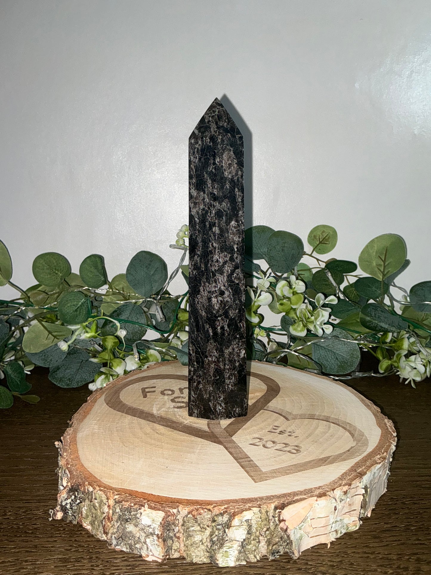 Arfvedsonite Tower 813g