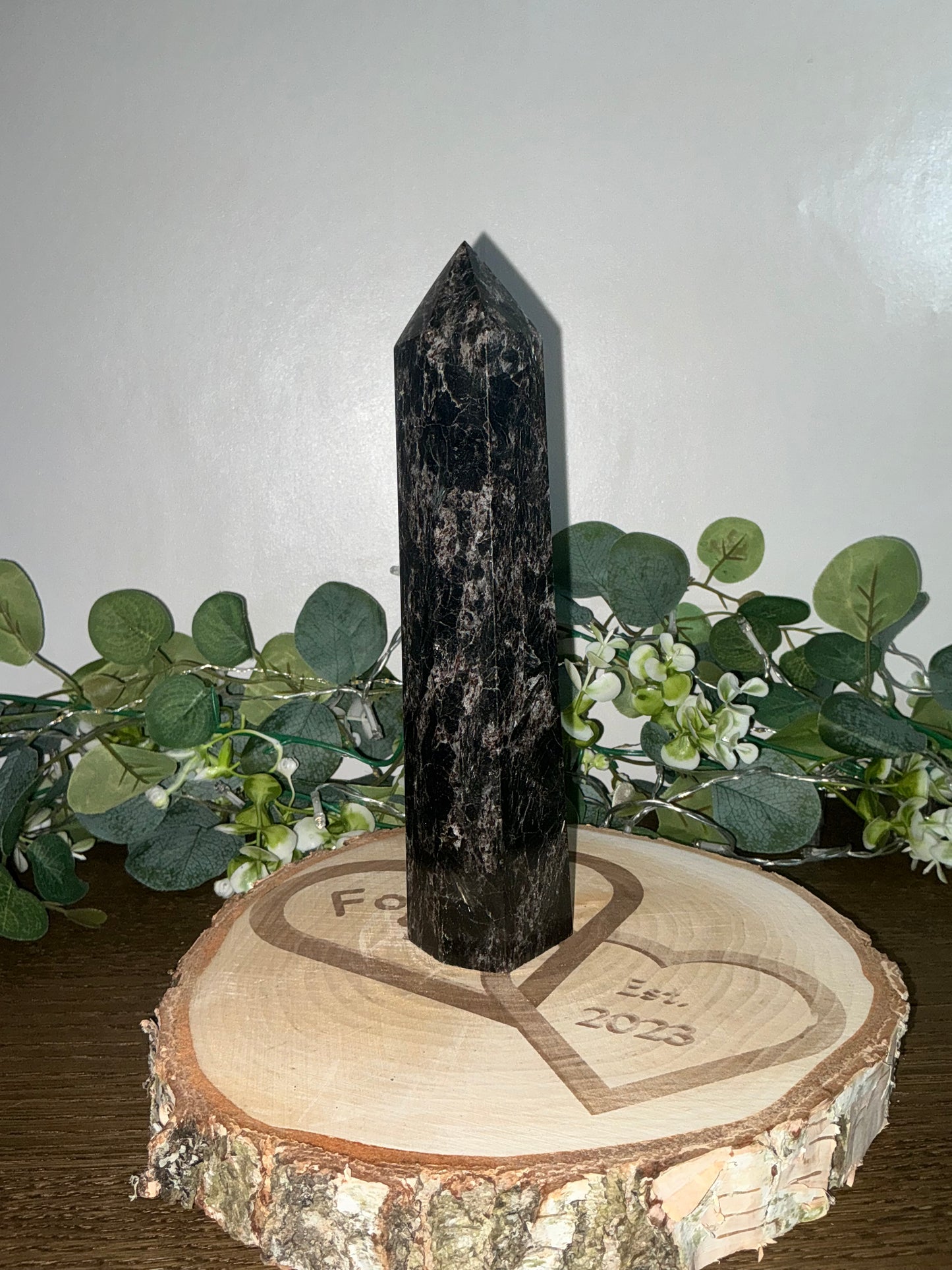 Arfvedsonite Tower 813g