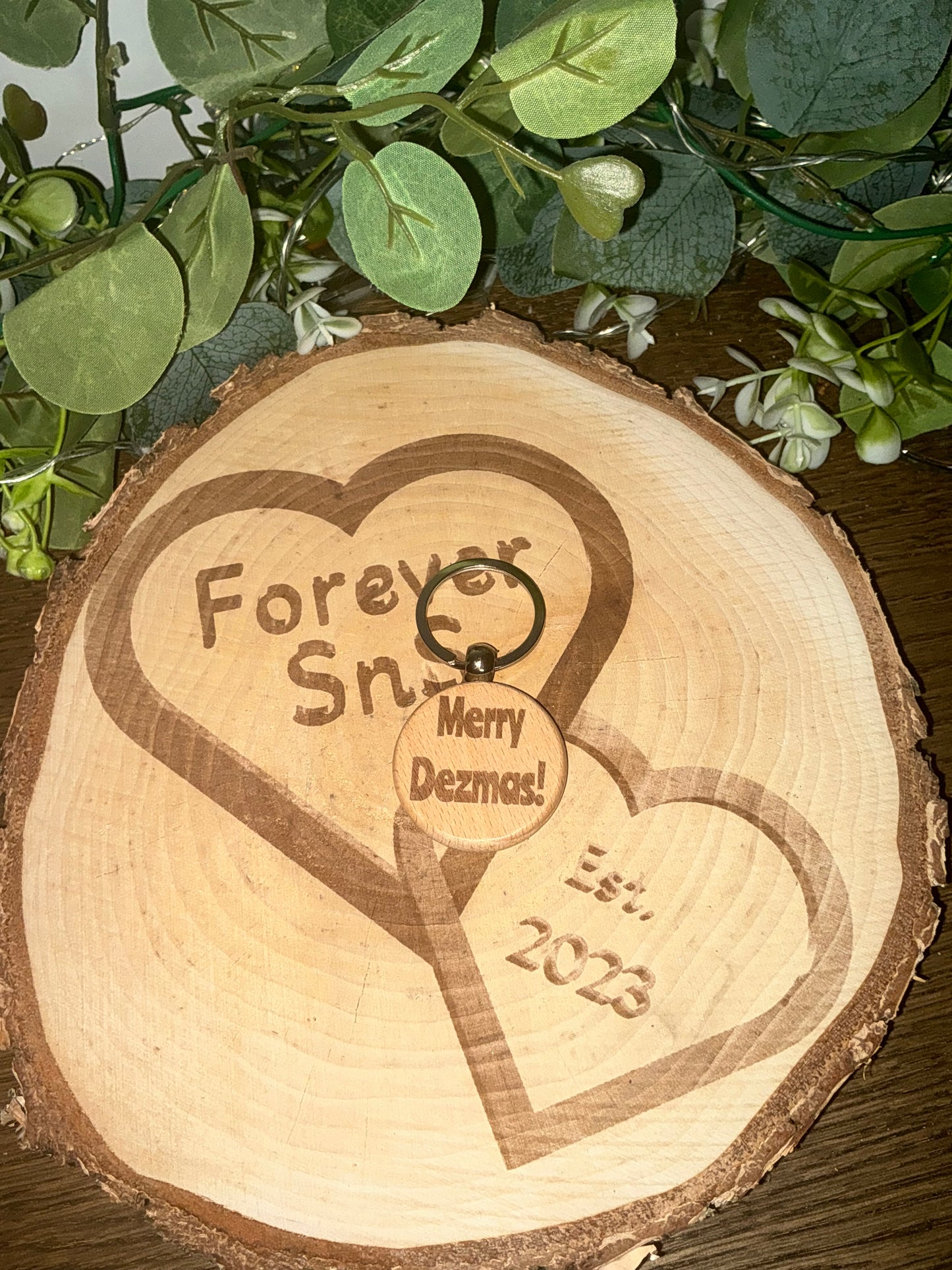 DEZBAG “Merry Dezmas!” Circle Wooden Keyring